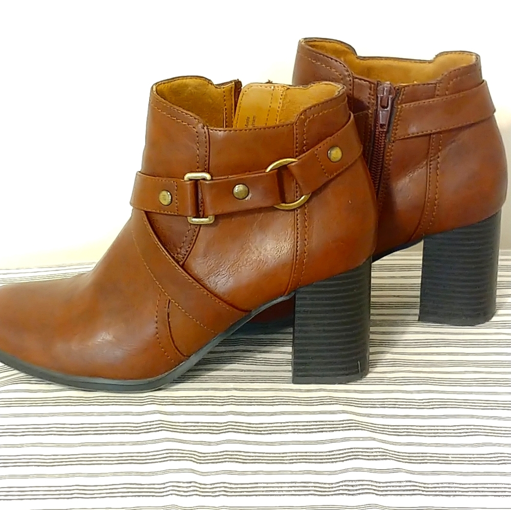 Natural Soul Women Brown Ankle Boots Size 8M